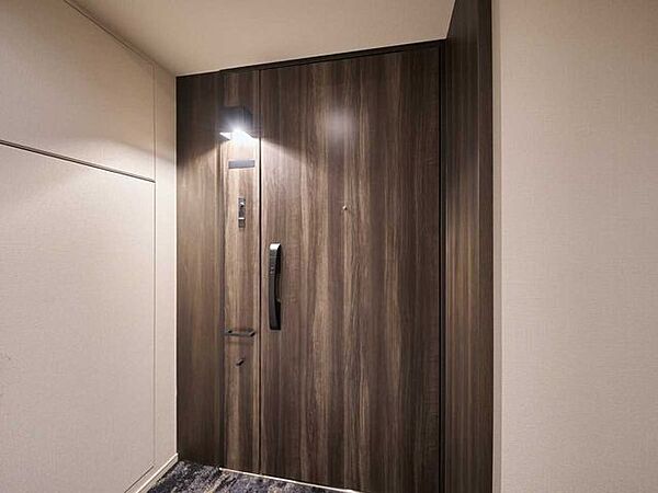 玄関を拡大表示