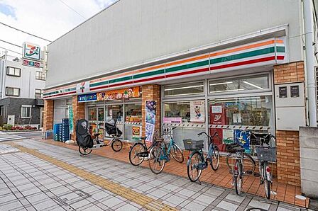 セブンイレブン 足立梅島駅北店 290m