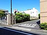 その他：駐車場出入口