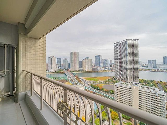 バルコニー 晴海アイランドトリトンスクエアビュータワー 27階/-