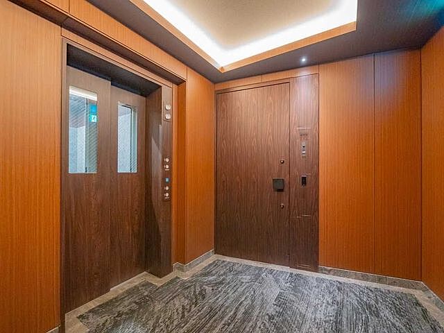 玄関 ロイヤルシーズン麻布永坂 2階/-