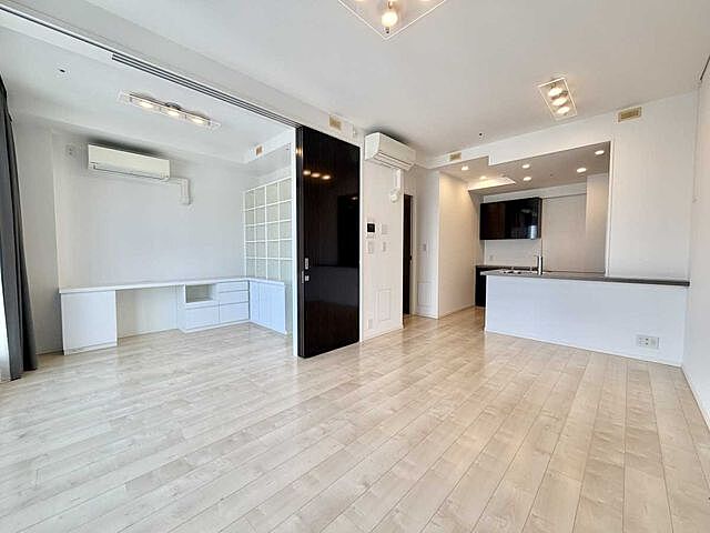 室内 グランドミレーニア 31階/-