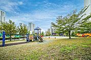 港区立港南和楽公園 200m