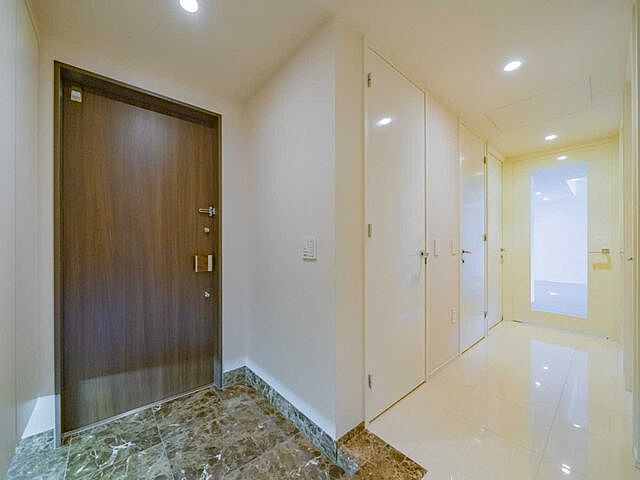 玄関 ザ・レジデンス三田 7階/-