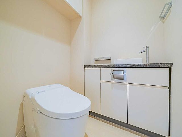 トイレ ザ・レジデンス三田 7階/-