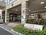 周辺：港区立御成門小学校 500m