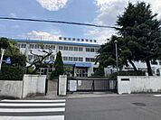小金井市立東中学校 730m