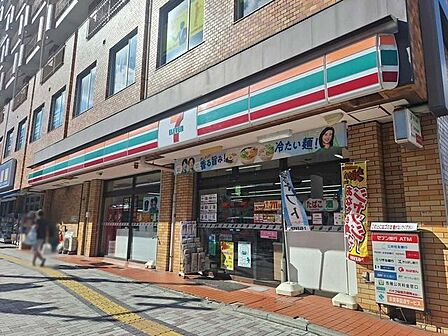 セブン-イレブン 朝日橋店 30m