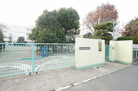 大田区立六郷中学校 220m