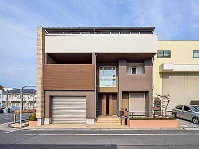 外観:ガレージハウス 開口:横幅2.94m×高さ2.35m 外観:ガレージハウス 開口:横幅2.94m×高さ2.35m