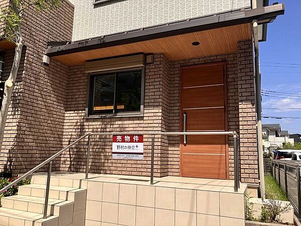 玄関を拡大表示