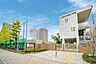 周辺：港南小学校 700m