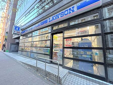 ローソン新横浜レンガ通店 260m