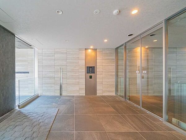 エントランスを拡大表示