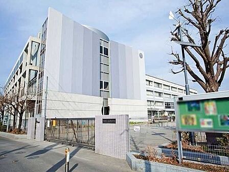高津小学校 540m