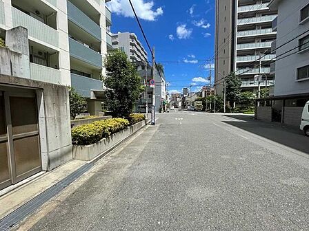 南側前面道路