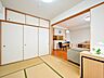 室内：ふすまを開けることで、LDKが更に開放的になります。