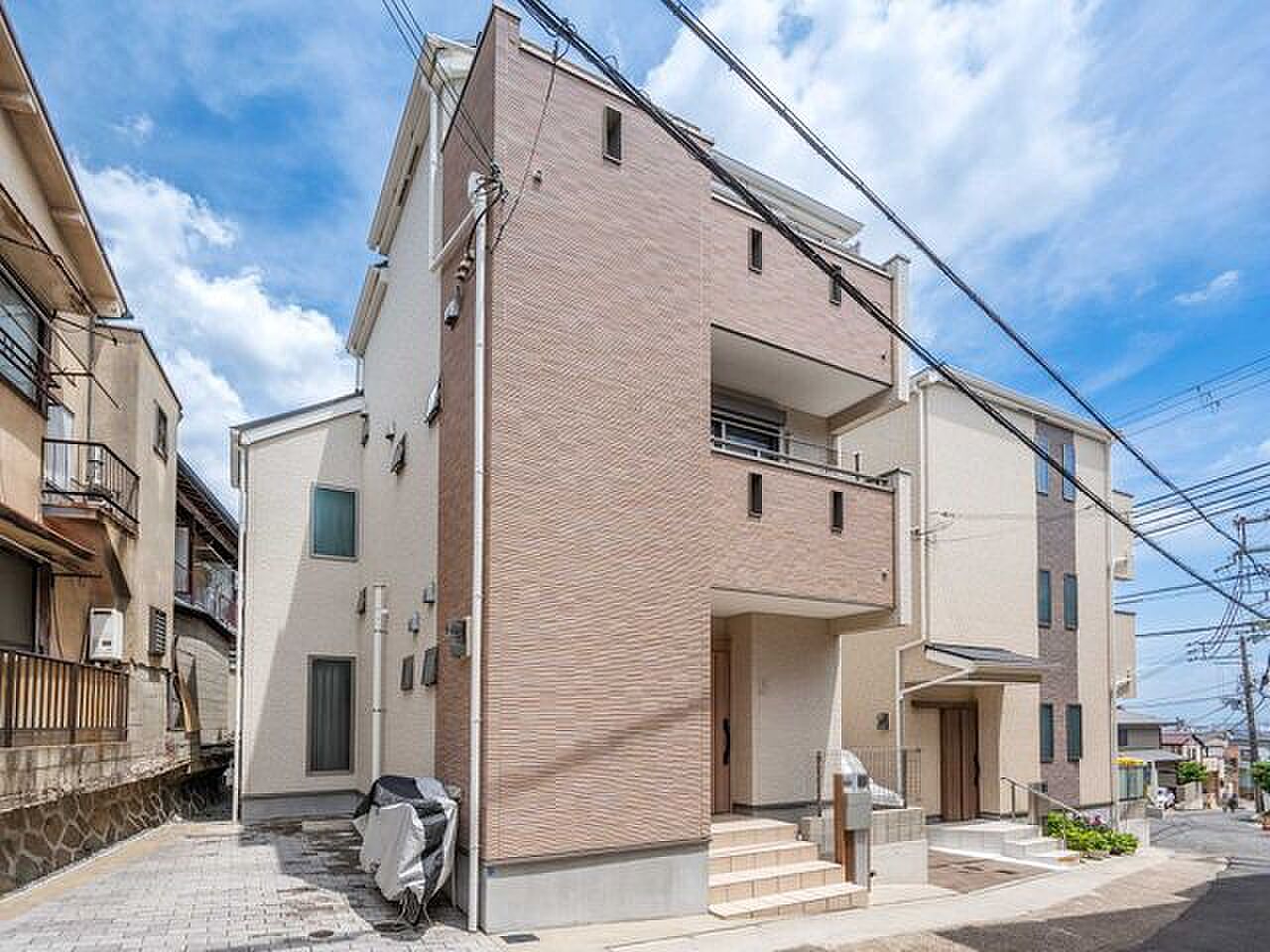 Used detached house · 5LDK in Kobe, Hyogo &mdash; photo 1
