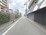 その他：西側前面道路