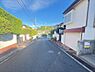 その他：前面道路（西から東に向けて）
