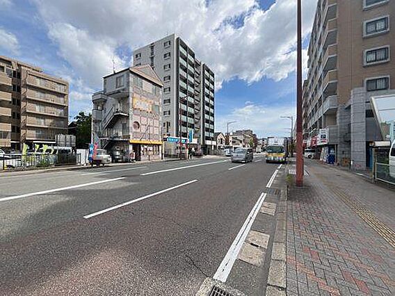 前面道路（北東...