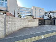 新宿区立西早稲田中学校 990m