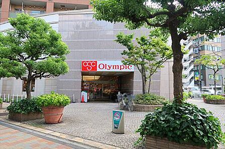 Olympic新宿百人町店130m