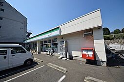 [周辺] ファミリーマート横浜和泉町店 657m