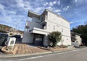 ピュール・レフィナード 203 ｜ 愛知県日進市竹の山5丁目2202番地（賃貸マンション1LDK・2階・41.70㎡） その1