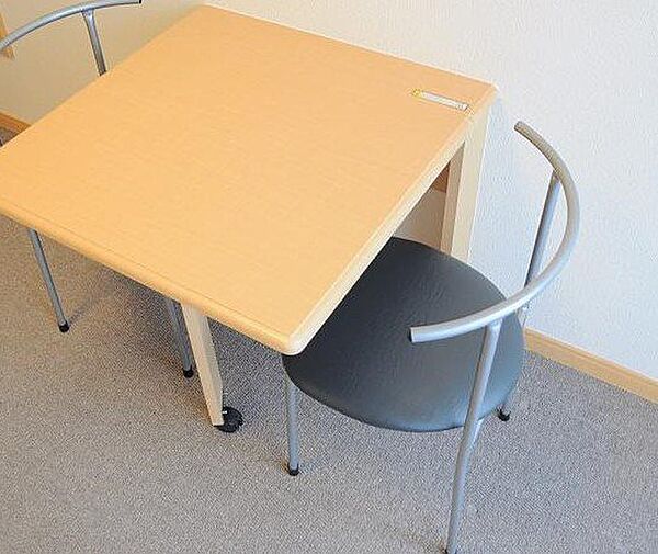 画像19:テーブル（折り畳み可能）