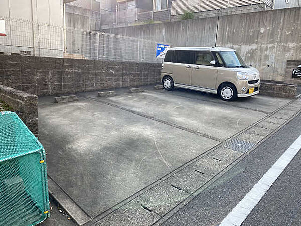 画像15:駐車場