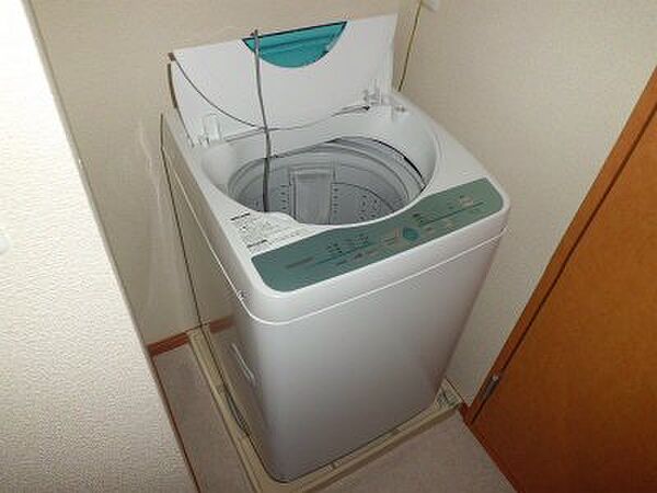 画像10:全自動洗濯機。