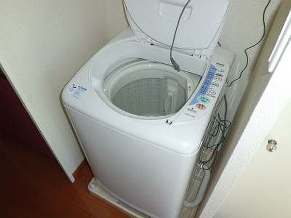画像5:全自動洗濯機付。
