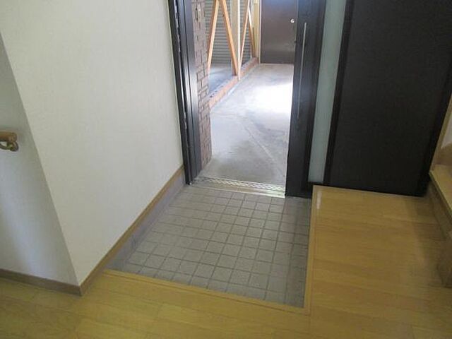 玄関 青森市千富町1丁目