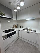 Ｌ型キッチンは作業動線が短かく、作業スペースが広く使えます。