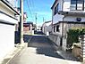 外観：前面道路北側からみた写真