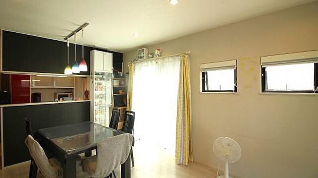リビング/ダイニング 日向市永江町2丁目152番