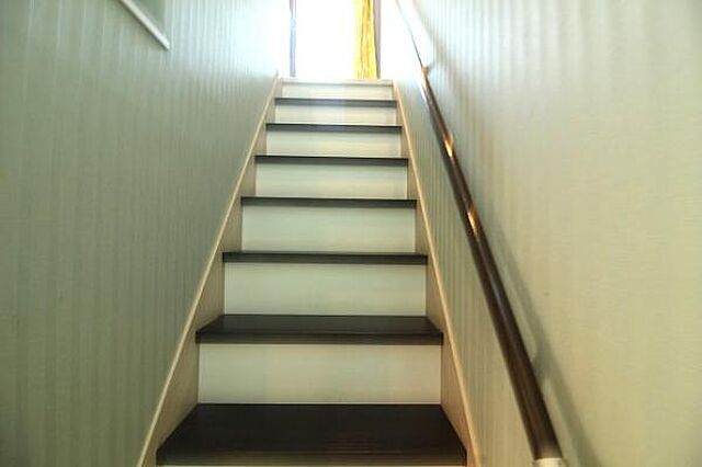 室内 日向市永江町2丁目152番