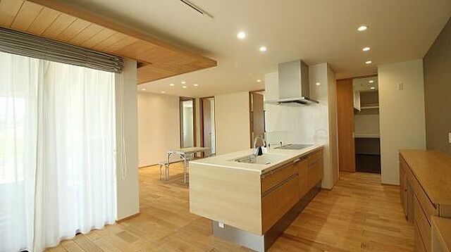 リビング/ダイニング 日向市大字財光寺字堀り田5328番地2