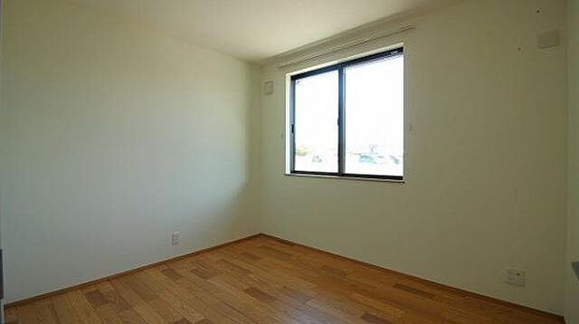 寝室 日向市大字財光寺字堀り田5328番地2