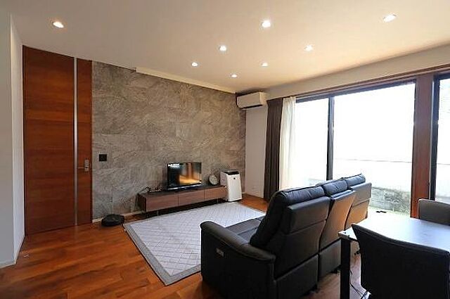 リビング/ダイニング 延岡市富美山町