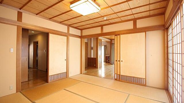 和室 日向市曽根町2丁目