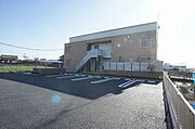 ■外観■各世帯、駐車場2台付のＳＨＭです♪屋根付の駐輪場です♪