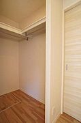 【ＷＩＣ】洋服はもちろん寝具や季節家電、スーツケースなど家中の物をまとめて収納出来ますよ。