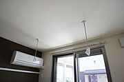 【室内物干】雨天・曇天時だけでなく花粉対策や防犯上、人目を避けたい洗濯物の室内干しに役立つホスクリーン♪
