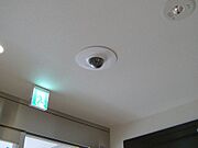 防犯カメラ☆オートドア内の共用部は空調設備により快適です