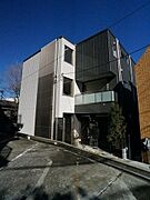 2トーンの外壁が引き立ちます