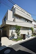 ★3階建て重量鉄骨造のマンションタイプの物件です☆