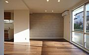 エアコン、天井ＬＥＤ照明付　ＬＤＫです。アクセントクロスを貼っています。