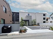 敷地内ゴミ置き場・駐車場がございます。（要空確認・別途契約）